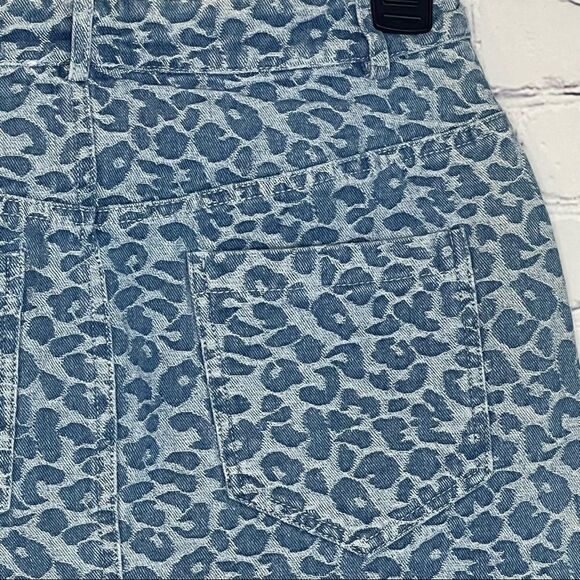 Le Lis Animal Print Mini Skirt - Picture 3 of 6